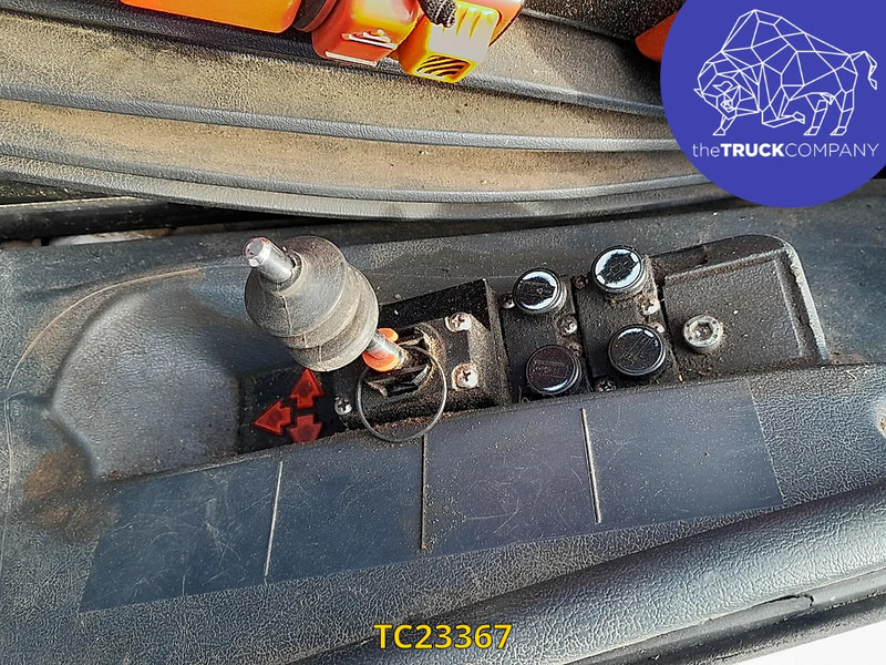 Mercedes-Benz Atego 1217 - Pengangkut kontainer/ Container truck: gambar 3 Mercedes-Benz Atego 1217 - Pengangkut kontainer/ Container truck: gambar 3