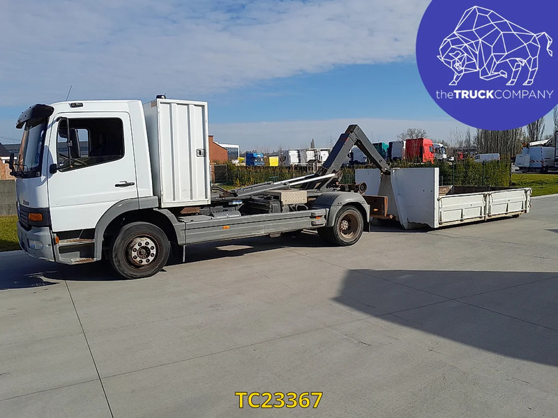 Mercedes-Benz Atego 1217 - Pengangkut kontainer/ Container truck: gambar 5 Mercedes-Benz Atego 1217 - Pengangkut kontainer/ Container truck: gambar 5