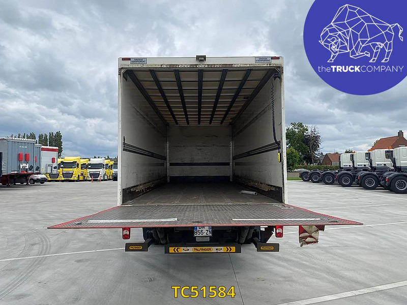 Renault D 210 - Truk box: gambar 2 Renault D 210 - Truk box: gambar 2