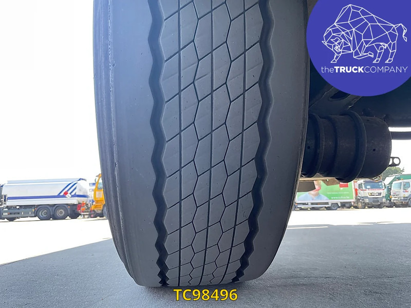 Renders - Semi-trailer kotak tertutup: gambar 3 Renders - Semi-trailer kotak tertutup: gambar 3