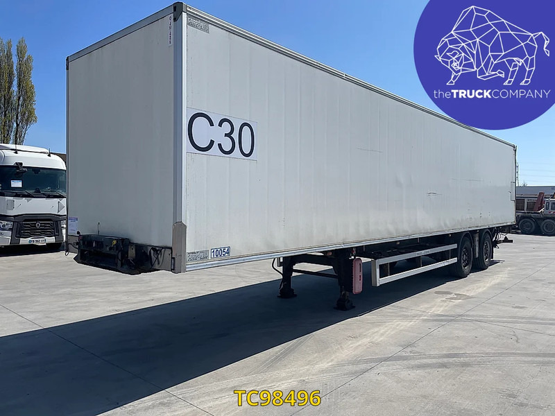 Renders - Semi-trailer kotak tertutup: gambar 1 Renders - Semi-trailer kotak tertutup: gambar 1