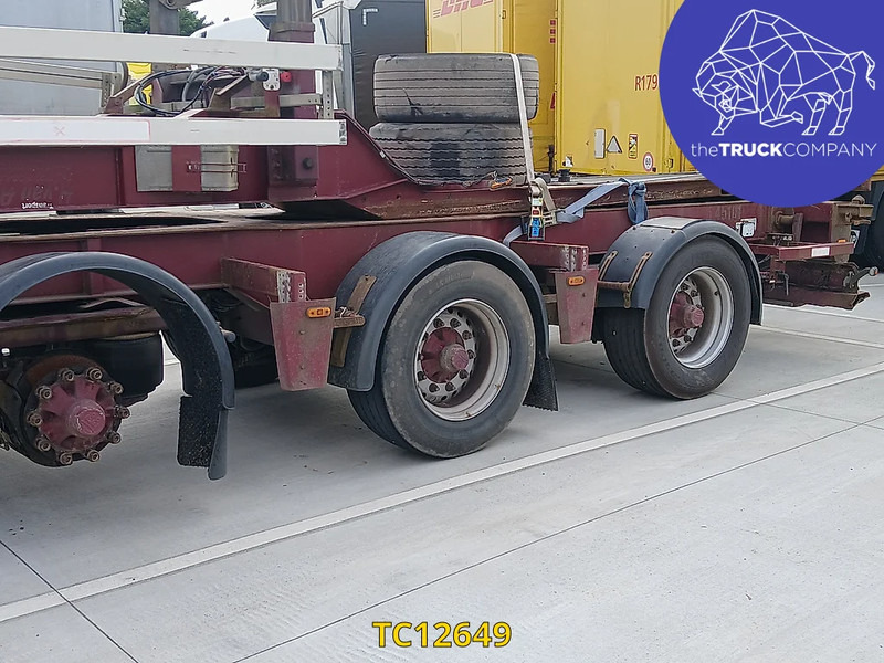 Renders ROC 12.27 CC - Semi-trailer pengangkut mobil: gambar 3 Renders ROC 12.27 CC - Semi-trailer pengangkut mobil: gambar 3