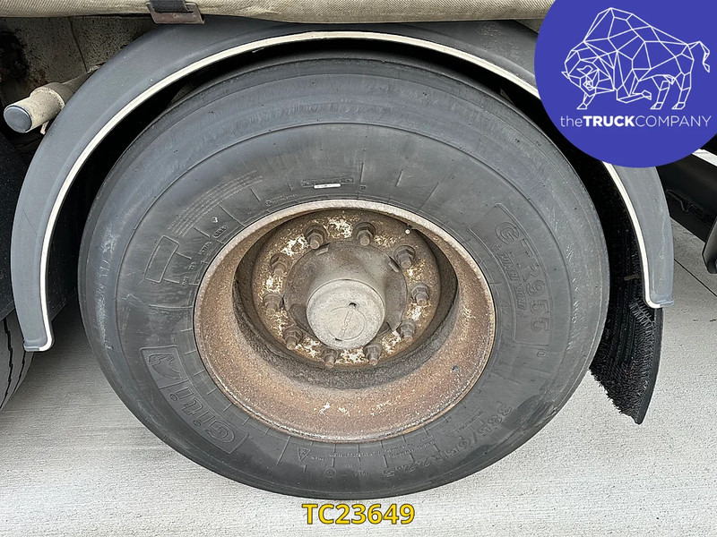 Semi-trailer dengan terpal samping Trailor: gambar 10 Semi-trailer dengan terpal samping Trailor: gambar 10