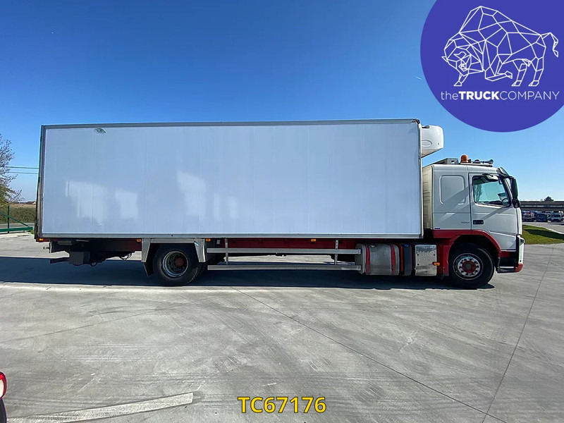 Volvo FM 330 - Truk berpendingin: gambar 2 Volvo FM 330 - Truk berpendingin: gambar 2