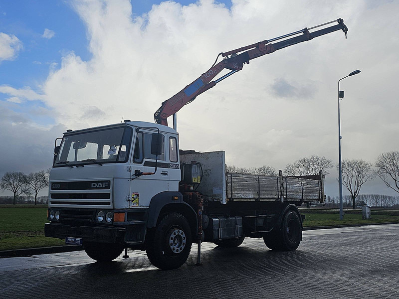 DAF 2300 TURBO FRENCH TIPPER CRANE - Truk jungkit, Truk derek: gambar 1 DAF 2300 TURBO FRENCH TIPPER CRANE - Truk jungkit, Truk derek: gambar 1