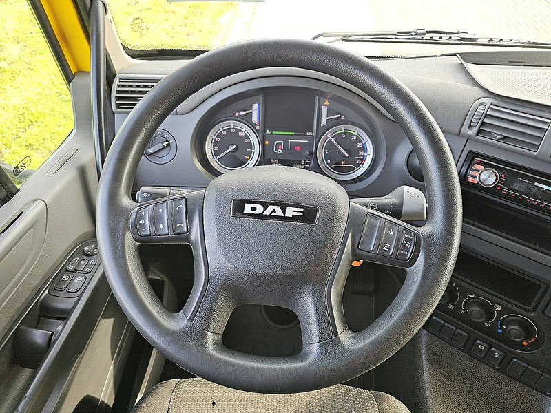 Truk berpendingin DAF CF 220 CARRIER LIFT DOORS: gambar 10