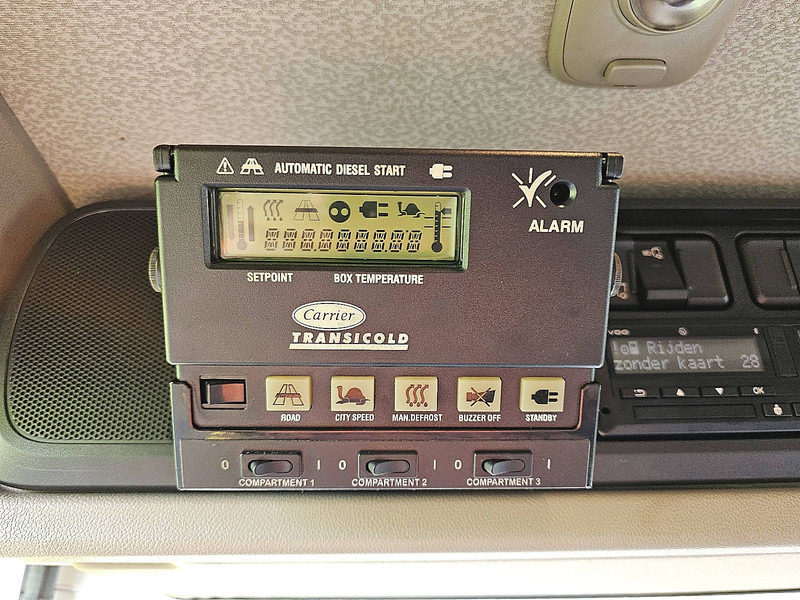 Truk berpendingin DAF CF 220 CARRIER LIFT DOORS: gambar 12