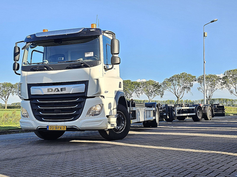 DAF CF 410 20FT TANKCONTAINER - Pengangkut kontainer/ Container truck: gambar 1 DAF CF 410 20FT TANKCONTAINER - Pengangkut kontainer/ Container truck: gambar 1