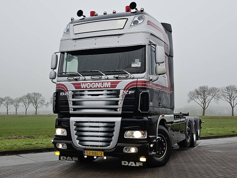 DAF XF 105.460 8X2 FAK SPECIAL ED. - Hook lift: gambar 1 DAF XF 105.460 8X2 FAK SPECIAL ED. - Hook lift: gambar 1
