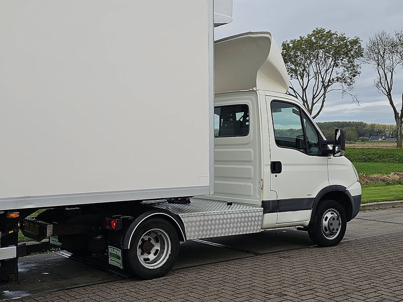 Iveco Daily 40C18 - Van berpendingin: gambar 3 Iveco Daily 40C18 - Van berpendingin: gambar 3