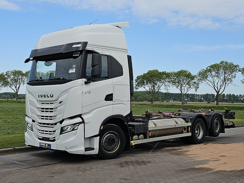 Iveco S-WAY AS260S46 LNG INT. STEERAXLE - Pengangkut kontainer/ Container truck: gambar 2 Iveco S-WAY AS260S46 LNG INT. STEERAXLE - Pengangkut kontainer/ Container truck: gambar 2