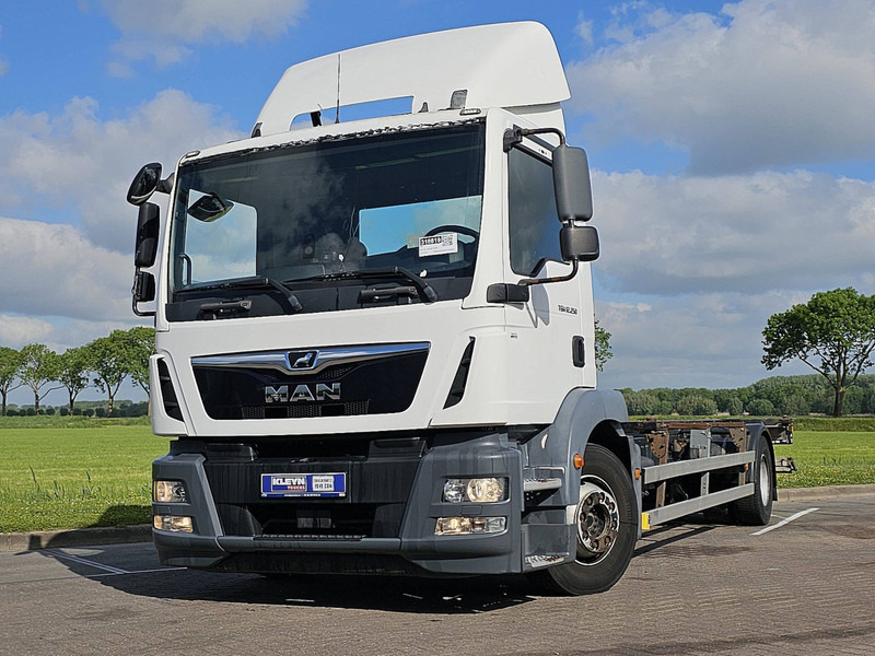 MAN 12.250 TGM LL AIRCO TAILLIFT - Pengangkut kontainer/ Container truck: gambar 1 MAN 12.250 TGM LL AIRCO TAILLIFT - Pengangkut kontainer/ Container truck: gambar 1