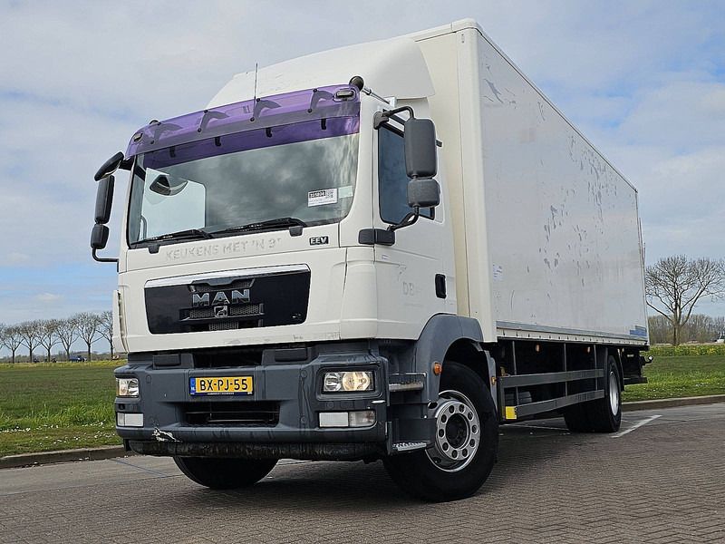 MAN 18.250 TGM - Truk box: gambar 1 MAN 18.250 TGM - Truk box: gambar 1