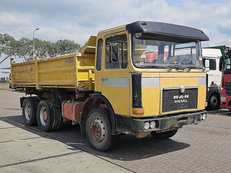 MAN 26.281 DFK 6X4 FULL STEEL - Truk jungkit: gambar 5 MAN 26.281 DFK 6X4 FULL STEEL - Truk jungkit: gambar 5