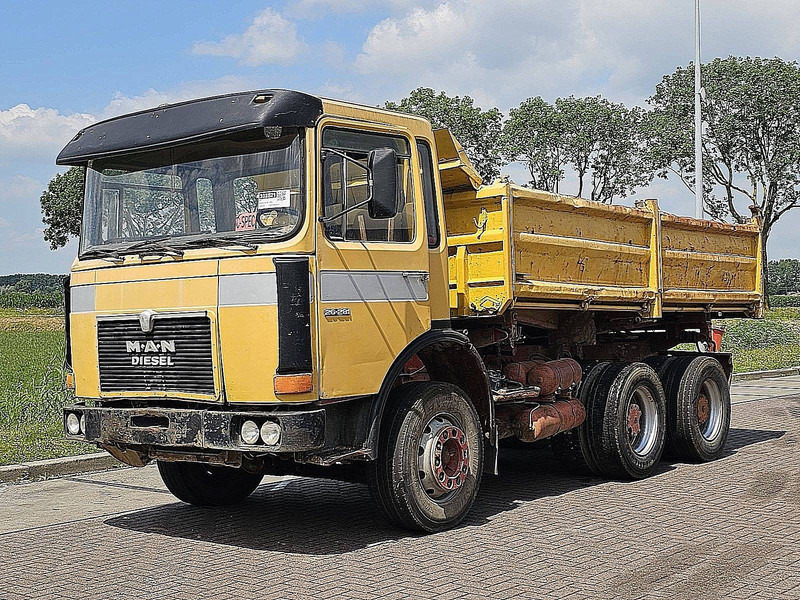 MAN 26.281 DFK 6X4 FULL STEEL - Truk jungkit: gambar 2 MAN 26.281 DFK 6X4 FULL STEEL - Truk jungkit: gambar 2