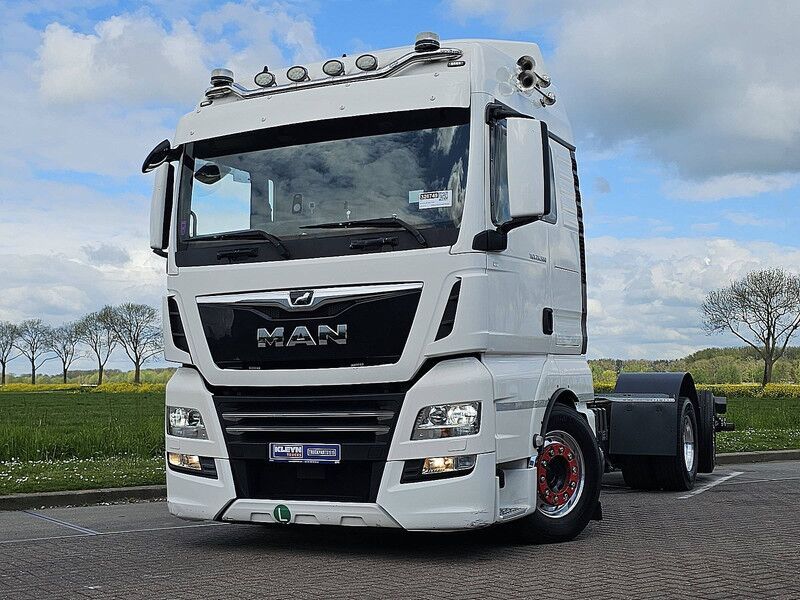 MAN 26.500 TGX 6x2*4 - Truk sasis: gambar 1 MAN 26.500 TGX 6x2*4 - Truk sasis: gambar 1