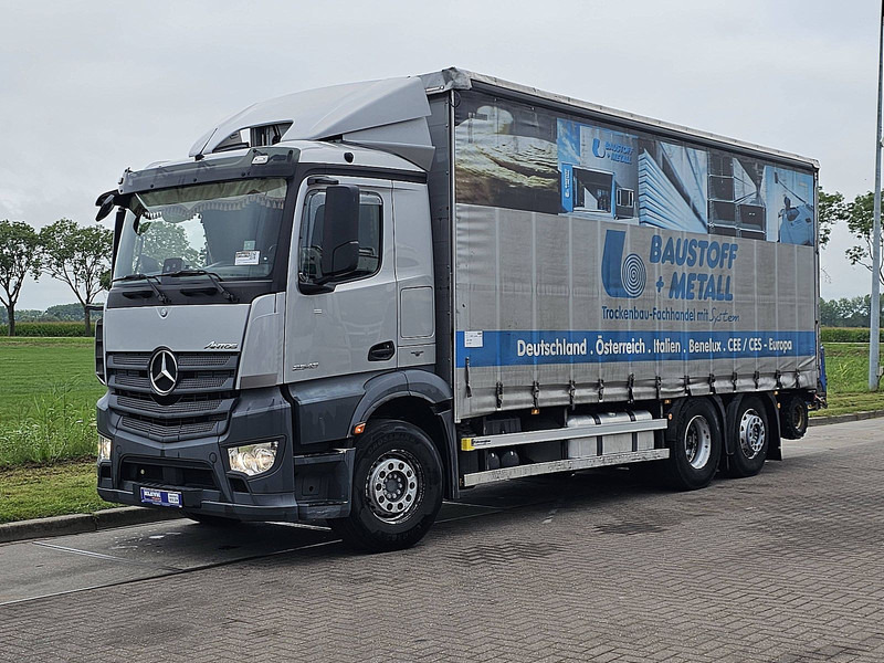Mercedes-Benz ANTOS 2543 + FORKLIFT PALFINGER - Truk dengan terpal samping: gambar 2 Mercedes-Benz ANTOS 2543 + FORKLIFT PALFINGER - Truk dengan terpal samping: gambar 2