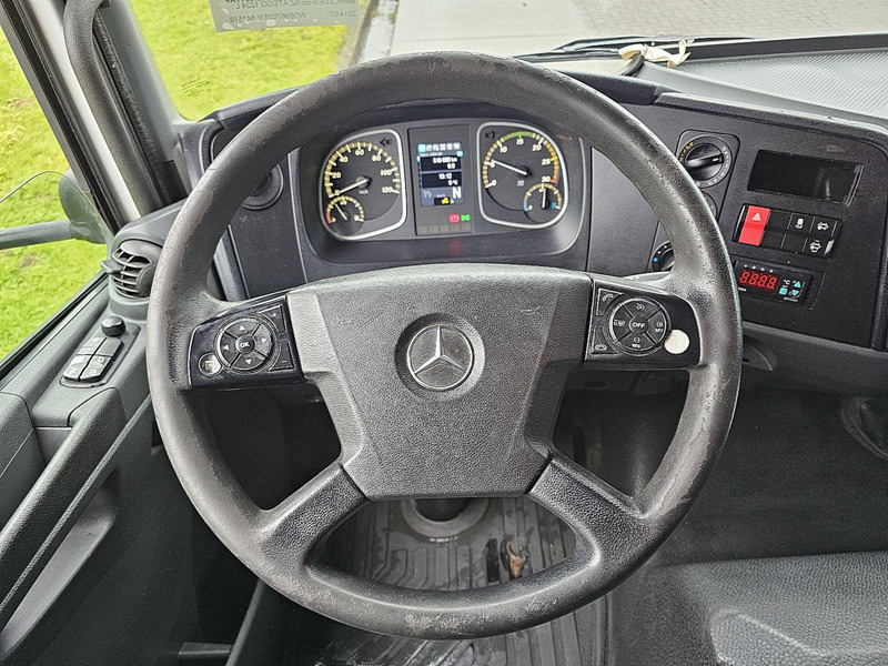 Interior photo 3: Truk berpendingin Mercedes-Benz ATEGO 1224 L 3 SEATS LIFT AIRCO
