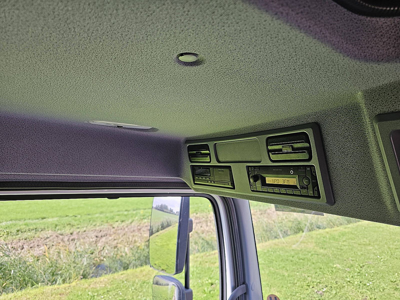 Truk box Mercedes-Benz ATEGO 818 TAILLIFT AIRCO: gambar 12 Truk box Mercedes-Benz ATEGO 818 TAILLIFT AIRCO: gambar 12