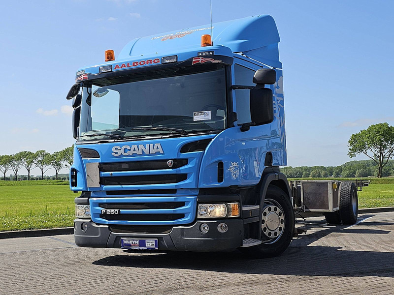Scania P250 310TKM AIRCO WB560 - Truk sasis: gambar 1 Scania P250 310TKM AIRCO WB560 - Truk sasis: gambar 1