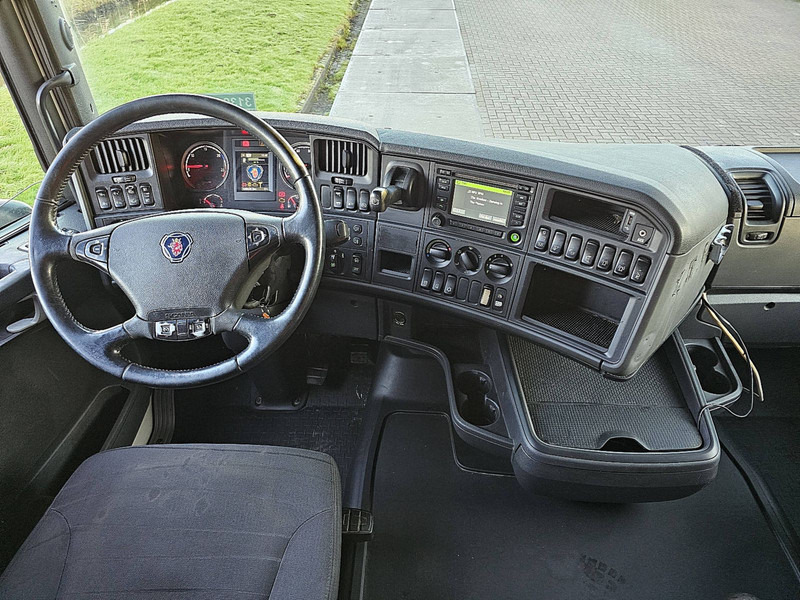 Interior photo 1: Truk flatbed, Truk derek Scania R490