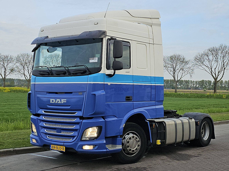 DAF XF 440 SPACECAB 2X TANK - Tractor head: gambar 2 DAF XF 440 SPACECAB 2X TANK - Tractor head: gambar 2
