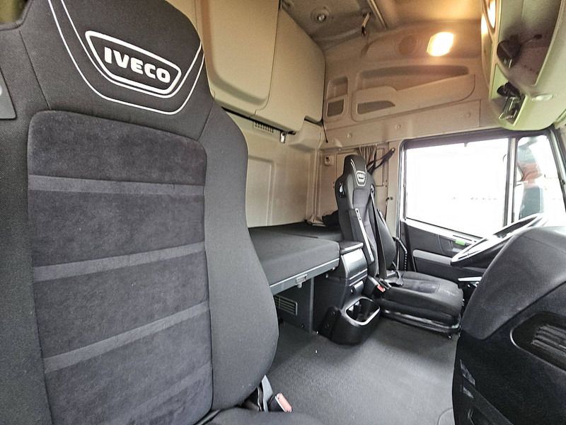 Tractor head Iveco AS440S46 STRALIS LNG: gambar 15 Tractor head Iveco AS440S46 STRALIS LNG: gambar 15
