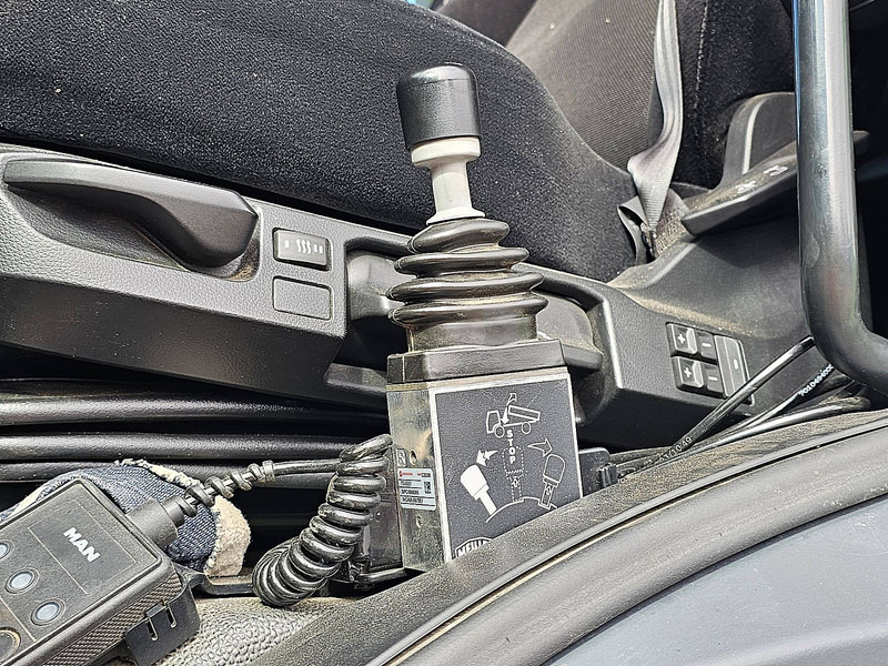 Tractor head MAN 18.480 TGS 4X4H LEICHT UNFALL: gambar 14 Tractor head MAN 18.480 TGS 4X4H LEICHT UNFALL: gambar 14