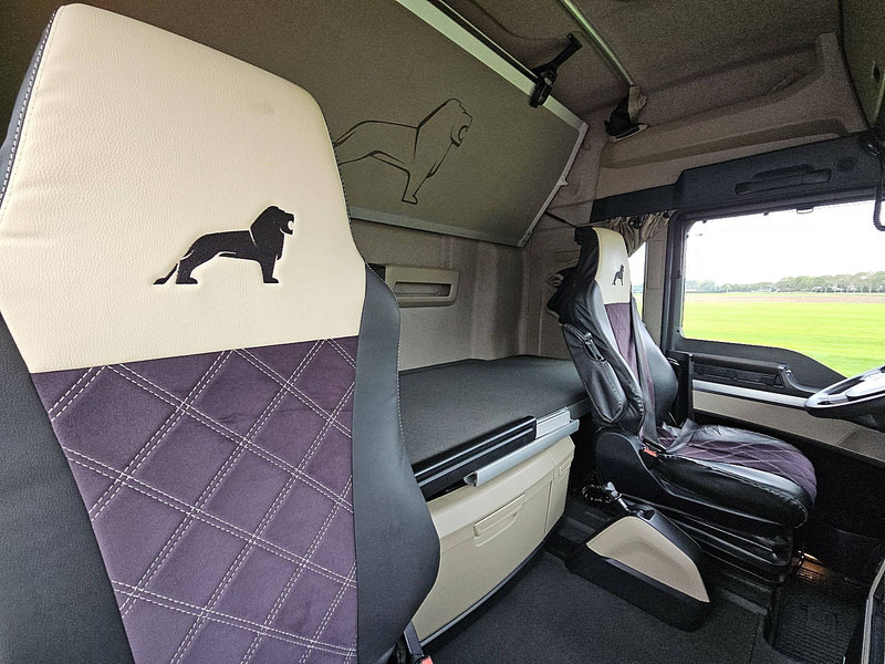 Tractor head MAN 18.500 TGX XLX 2X TANK NIGHT AC: gambar 13 Tractor head MAN 18.500 TGX XLX 2X TANK NIGHT AC: gambar 13