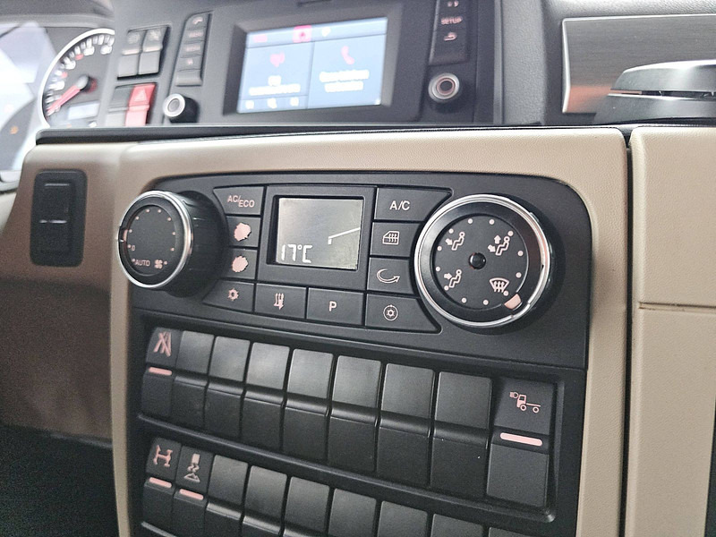 Tractor head MAN 18.500 TGX XLX 2X TANK NIGHT AC: gambar 11 Tractor head MAN 18.500 TGX XLX 2X TANK NIGHT AC: gambar 11