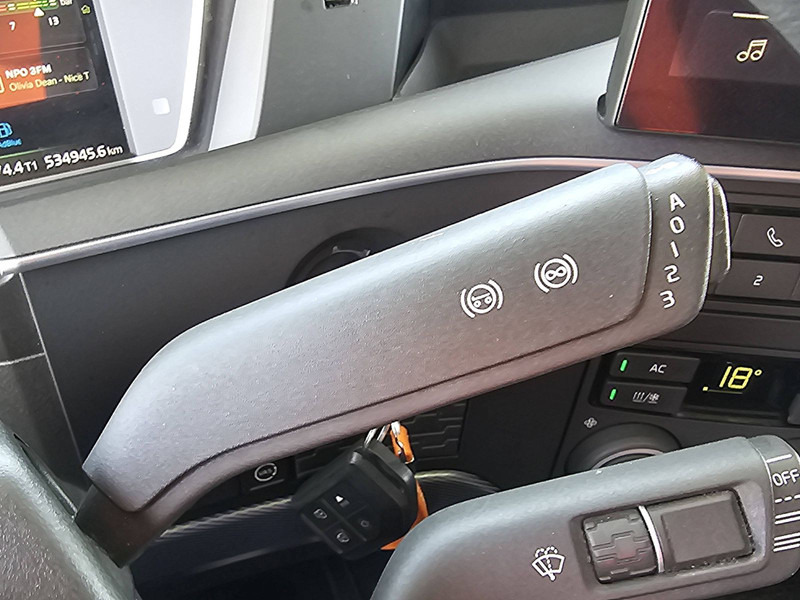 Tractor head Volvo FH 500 I-SAVE LED 2X TANK: gambar 10