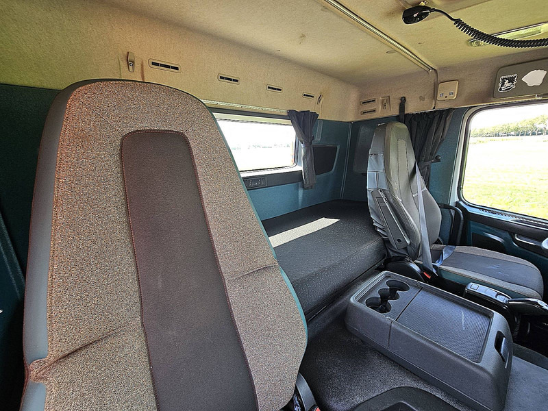 Tractor head Volvo FM 460 13LTR 6X2 STEERED: gambar 12 Tractor head Volvo FM 460 13LTR 6X2 STEERED: gambar 12