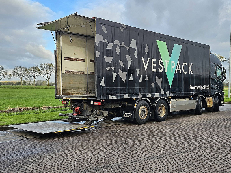 Volvo FH 16.750 8X2*6 - Truk box: gambar 3 Volvo FH 16.750 8X2*6 - Truk box: gambar 3