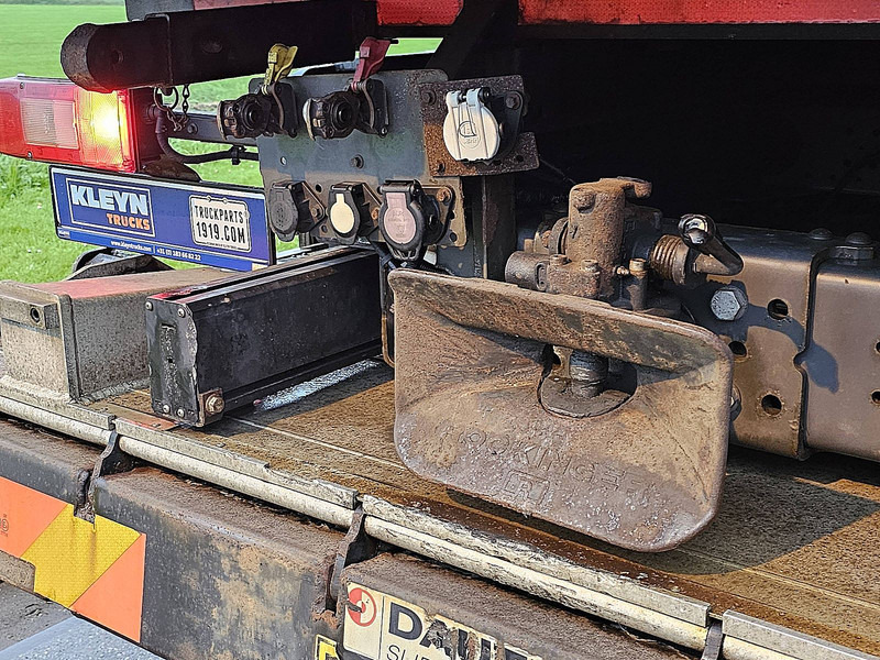 Truk dengan terpal samping Volvo FH 500 xl: gambar 17 Truk dengan terpal samping Volvo FH 500 xl: gambar 17