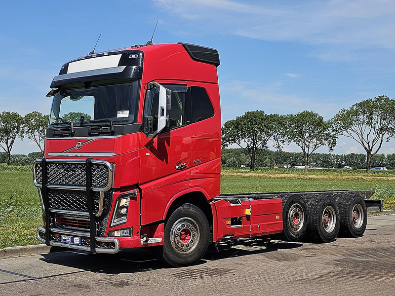Volvo FH 650 8X4 RETARDER - Truk sasis: gambar 2 Volvo FH 650 8X4 RETARDER - Truk sasis: gambar 2