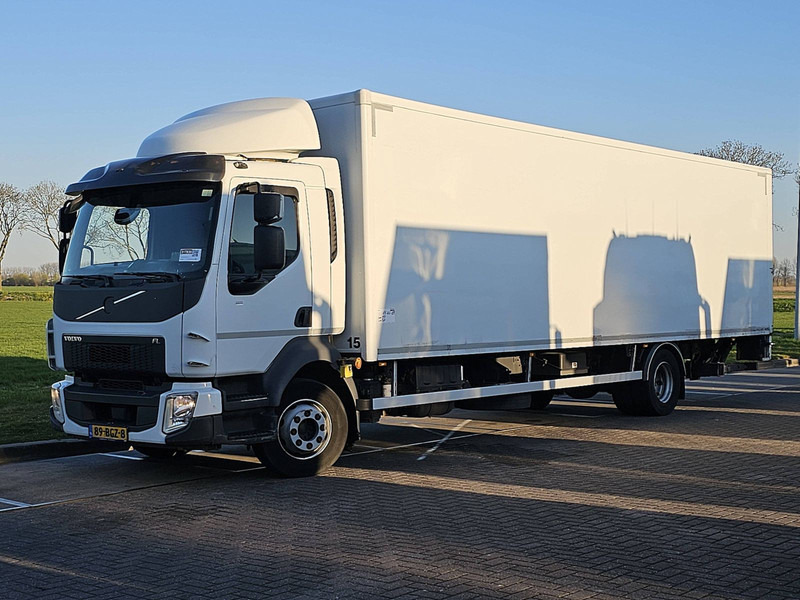 Volvo FL 250.12 - Truk box: gambar 2 Volvo FL 250.12 - Truk box: gambar 2