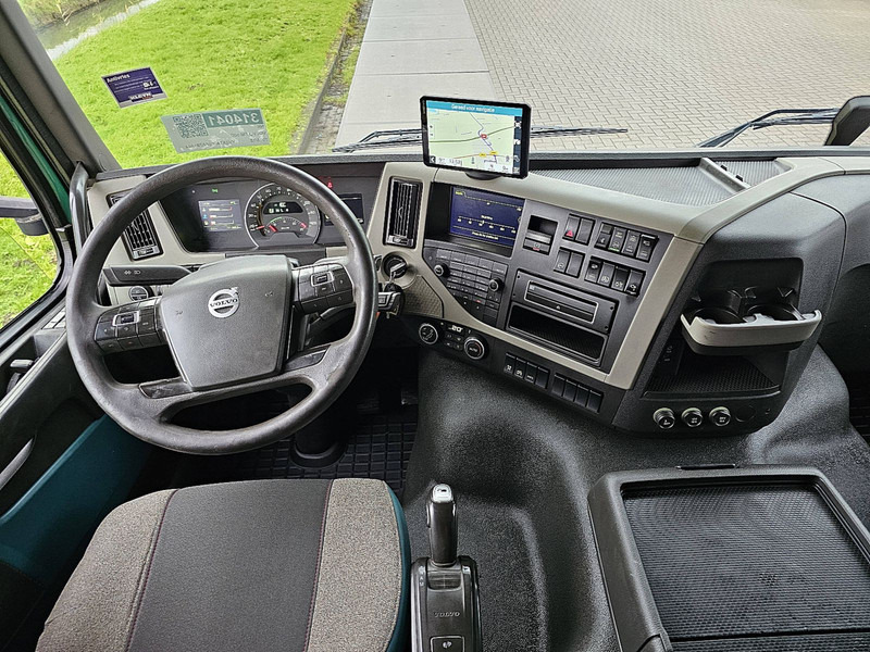 Interior photo 1: Truk flatbed, Truk derek Volvo FM 500 8X2 PK33002 6X HYDR.