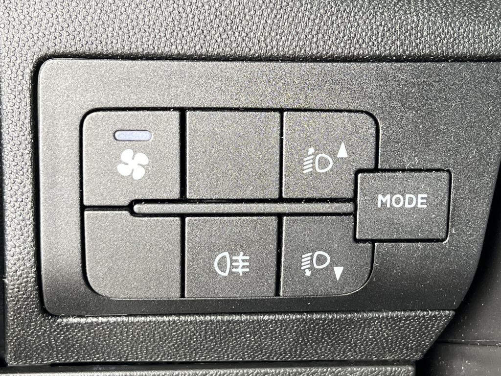 Citroen Jumper 4X4 Dangel Live Klima 8-Sitzer Rollstuhl - Van penumpang: gambar 4 Citroen Jumper 4X4 Dangel Live Klima 8-Sitzer Rollstuhl - Van penumpang: gambar 4