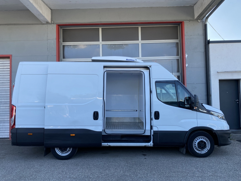 Iveco Daily 35S14 Hi-Matic Klimaautom. Kerstner 206 RA - Van berpendingin: gambar 4 Iveco Daily 35S14 Hi-Matic Klimaautom. Kerstner 206 RA - Van berpendingin: gambar 4