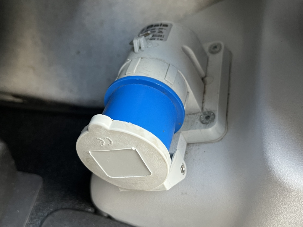 Iveco Daily 35S14 Klima Carrier Xarios 350 Tiefkühl - Van berpendingin: gambar 5 Iveco Daily 35S14 Klima Carrier Xarios 350 Tiefkühl - Van berpendingin: gambar 5