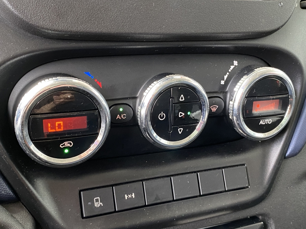 Iveco Daily 65C21 3,6m P+P+LBW Klima Automat. Webasto - Van dengan terpal samping: gambar 3 Iveco Daily 65C21 3,6m P+P+LBW Klima Automat. Webasto - Van dengan terpal samping: gambar 3