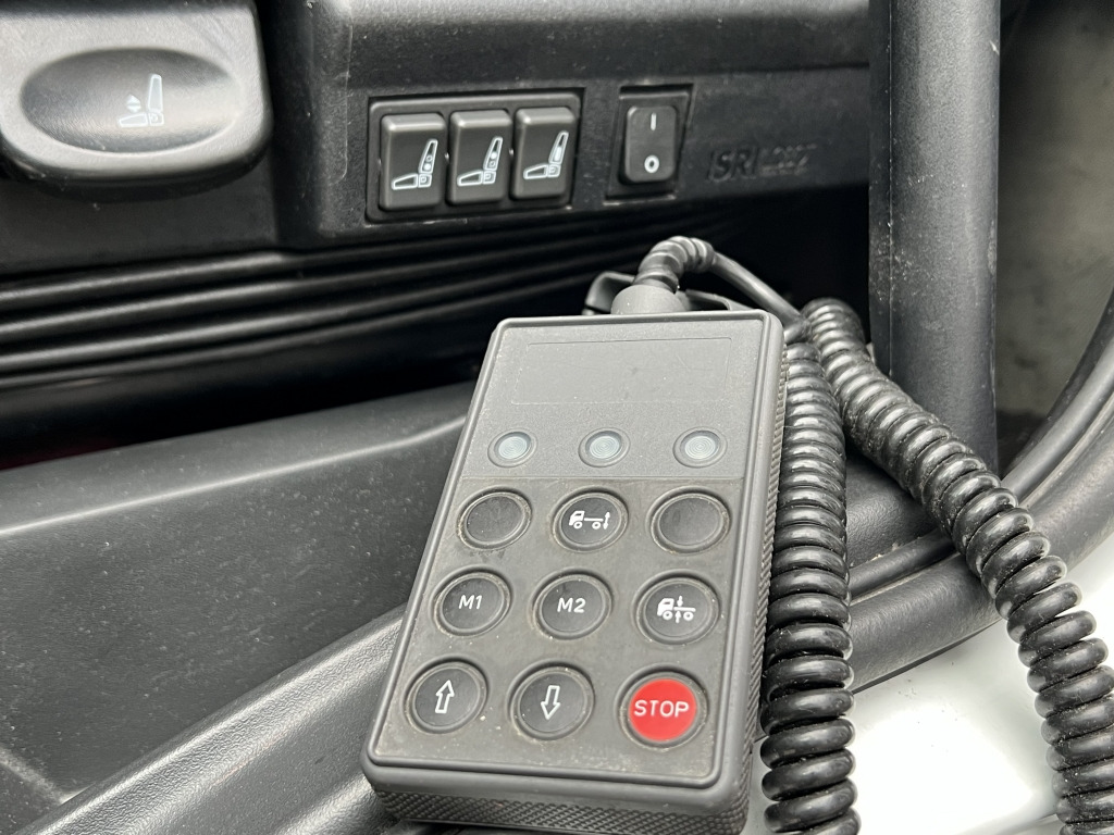 Iveco EuroCargo ML160E28 MitsubTU85 Tiefkühl 7,6m LBW - Truk berpendingin: gambar 3 Iveco EuroCargo ML160E28 MitsubTU85 Tiefkühl 7,6m LBW - Truk berpendingin: gambar 3