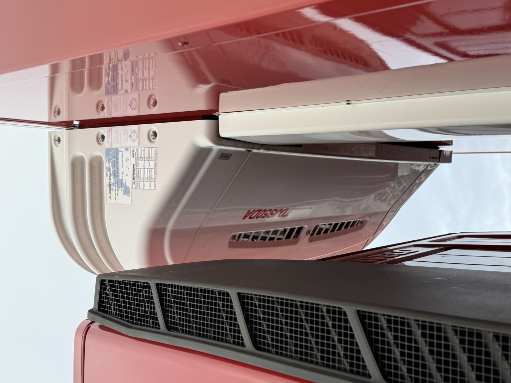 Iveco Stralis AD190S31 7,7m Mitsubishi TDJS50DA Diesel - Truk berpendingin: gambar 5 Iveco Stralis AD190S31 7,7m Mitsubishi TDJS50DA Diesel - Truk berpendingin: gambar 5