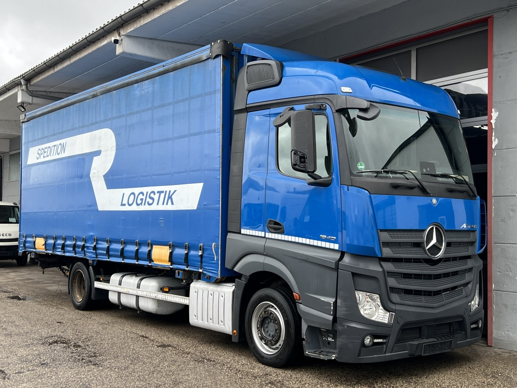 Mercedes-Benz Actros 1840 MEGA Jumbo Klima Retarder ACC-Tempo - Truk dengan terpal samping: gambar 1 Mercedes-Benz Actros 1840 MEGA Jumbo Klima Retarder ACC-Tempo - Truk dengan terpal samping: gambar 1