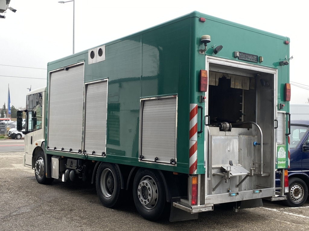 Truk sampah Mercedes-Benz Econic 2633 PLATZ Mülltonnenwaschanlage: gambar 10