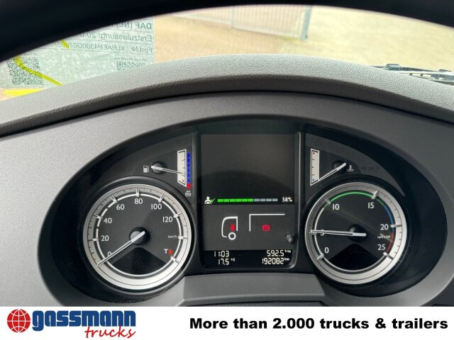 DAF XF 410 FA 4x2, Fahrschule, 2x AHK, 6 Sitze - Truk flatbed: gambar 4 DAF XF 410 FA 4x2, Fahrschule, 2x AHK, 6 Sitze - Truk flatbed: gambar 4