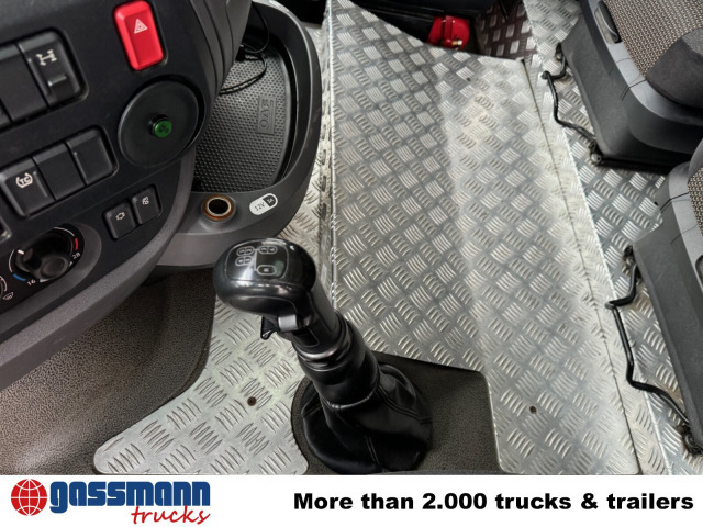 DAF XF 410 FA 4x2, Fahrschule, 2x AHK, 6 Sitze - Truk flatbed: gambar 5 DAF XF 410 FA 4x2, Fahrschule, 2x AHK, 6 Sitze - Truk flatbed: gambar 5