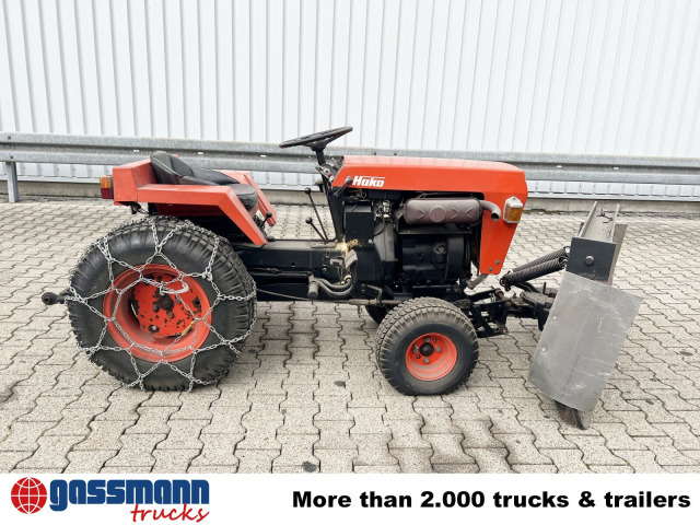 Traktor kota Hako V 490 mit Schneeschild und Ketten: gambar 9 Traktor kota Hako V 490 mit Schneeschild und Ketten: gambar 9