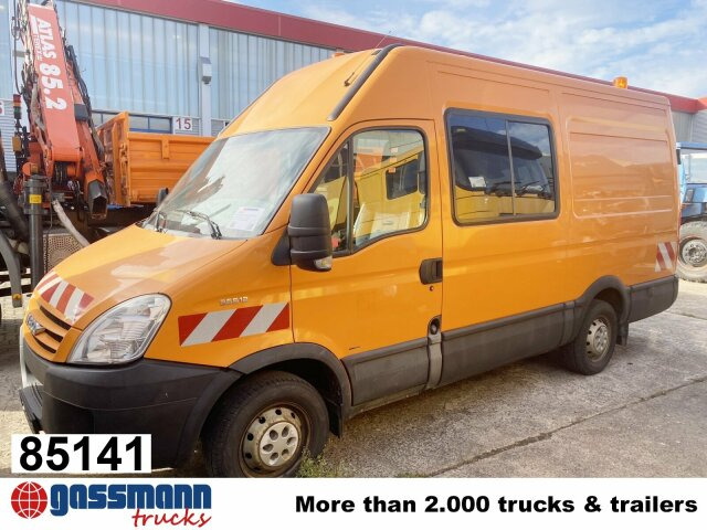 Iveco Daily 35S12 2,3 HPI 4x2, 8 Sitzplätze - Bus pariwisata: gambar 1 Iveco Daily 35S12 2,3 HPI 4x2, 8 Sitzplätze - Bus pariwisata: gambar 1