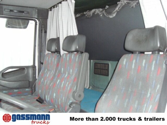 Iveco EuroCargo 120E24 4x2 - Truk dengan terpal samping: gambar 4 Iveco EuroCargo 120E24 4x2 - Truk dengan terpal samping: gambar 4